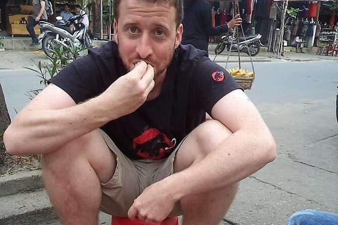 3 Hour Hoi An Walking Food Tour. Morning (HFM) - The 10-dish sampling: how to eat well without overstuffing