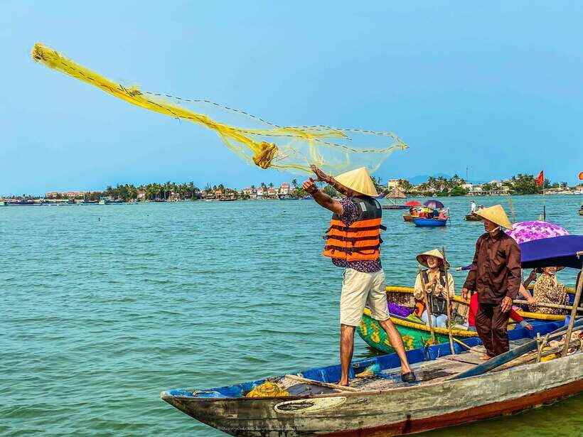 40 Minutes - Basket Boat Ride in the Water Coconut forest - Trying Vietnamese Fishing: Net-Fishing Hands-On (Not Just Watching)