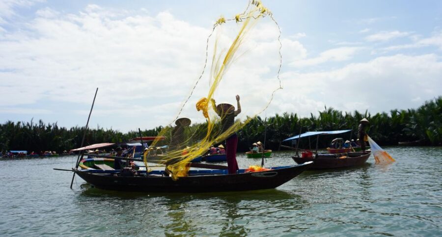 Basket Boat at Coconut Village, Kitchen Show and Big Lunch - Lunch after the boat: how the timing works in real life