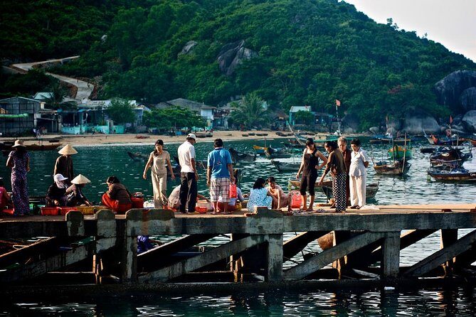 Cham Island Tour Snorkeling -Sunbathing - Nice Beach - Speedboat - Lunch with fresh seafood: the included meal that often saves the day