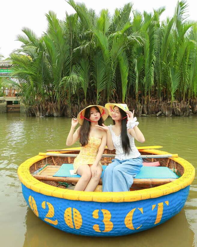 Coconut Boat Hoi An - Getting to Coconut Island Đảo Dừa Xanh without the Grab detour