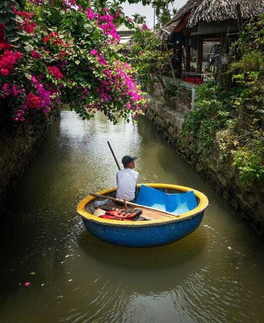 Coconut Boat Hoi An - Basket boat performance: artistry, safety, and that spinning moment