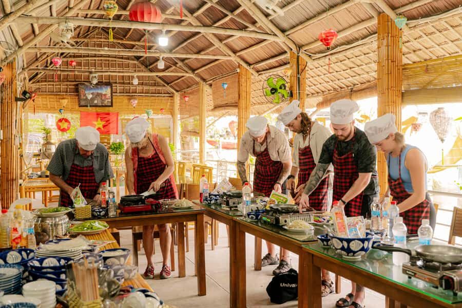 COOKING CLASS & BASKET BOAT - What You Get for the Money: Entrance Ticket and Meal, Plus a Lot of Participation