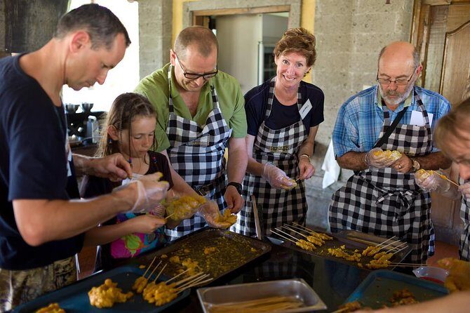 Cooking Class , Local Market , Basket Boat And CRABS FISHING - Who Should Book This Tour (and who might skip it)