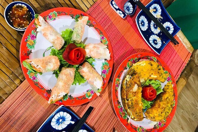 Cooking Class Lunch/ Dinner with Local Chef in Coconut Village - How the chef teaches: ingredients are ready, but your choices still matter