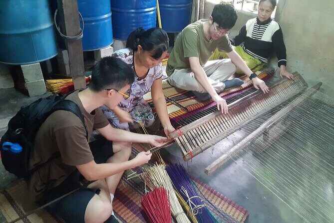 Countryside Bicycle To-Trà Quế village,Carpentryvillage,makingMat - Stop 3: Tra Que Vegetable Village herb garden walk
