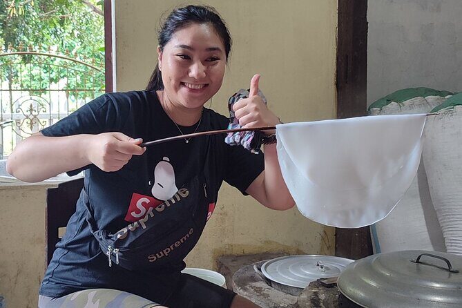 Countryside Bicycle To-Trà Quế village,Carpentryvillage,makingMat - Getting set up: hotel pickup and a small-group riding plan