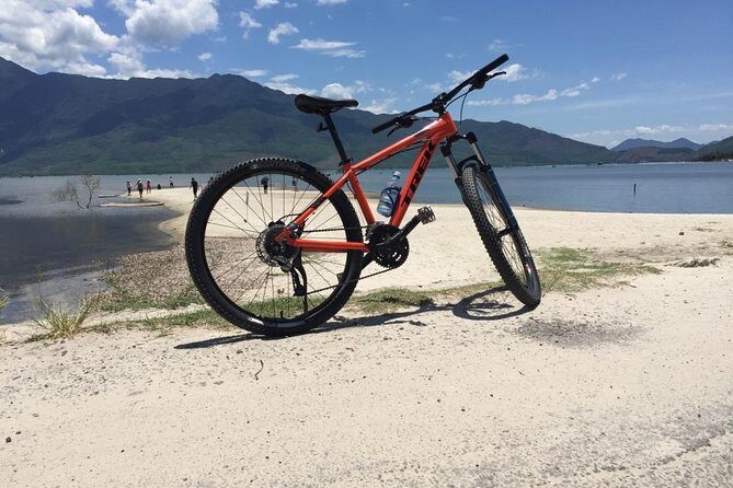 Cycle to Hue Via Hai Van Pass - Monkey Mountain and Linh Ung Pagoda: a calm break before the pass