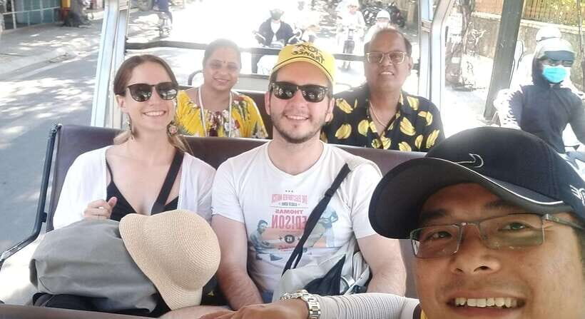 Da Nang: Cam Thanh Coconut Village and Hoi An Old Town Tour - Art shows, handicrafts, and the tailoring time you’ll want to use