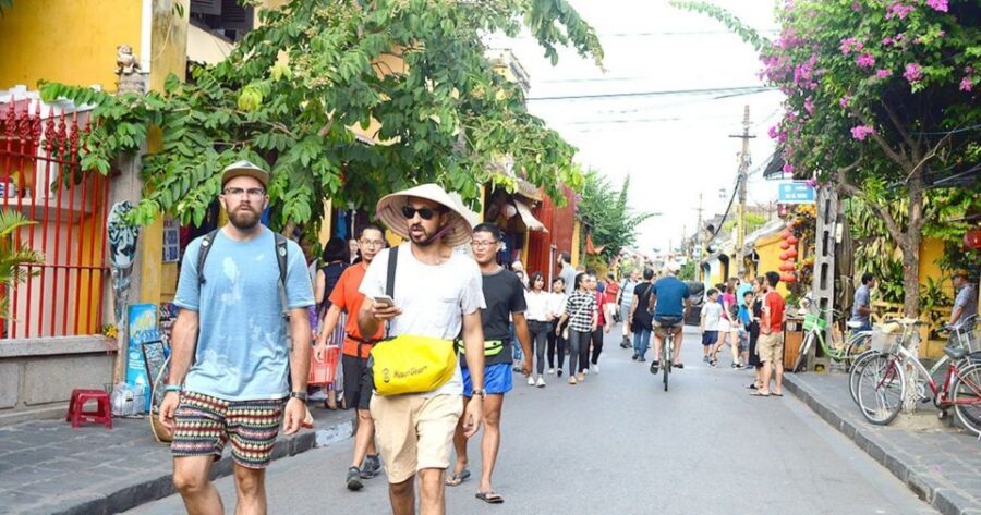 Da Nang/Hoi An: Market & Old Town Private Tour with Transfer - Hoi An in Three Hours: What This Tour Actually Delivers