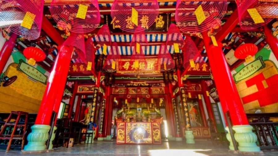 Da Nang/Hoi An: Market & Old Town Private Tour with Transfer - Tan Ky Ancient House and Hoi An Folk Museum: Houses Tell the Story