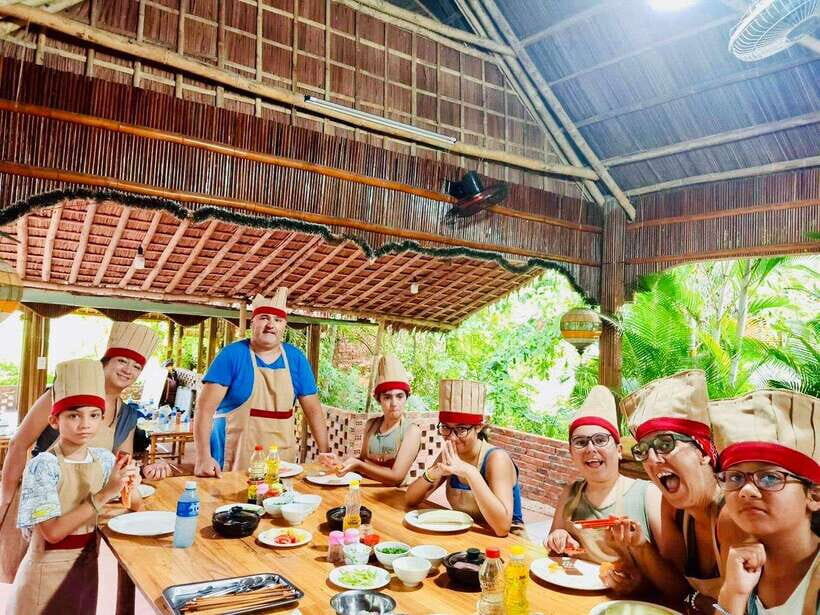 Da Nang/Hoi An: Market Tour, Basket Boat Ride, Cooking Class - Hoi An Market: Shop Like a Local (Not Like a Tourist)