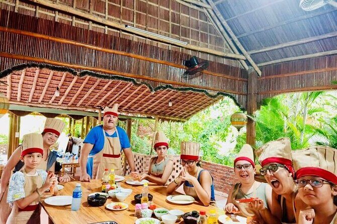 Experience Local Market and Boat Ride with Cooking Class - Who this tour suits best