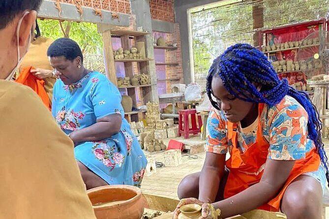 Experience Making Pottery with Craftsmen in Thanh Ha - The pottery class itself: clay, shaping, drying, trimming, then paint