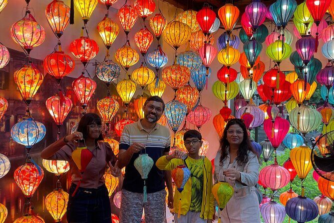 Explore Highlights Hoi An by Walking - Stop 5: Hoi An Night Market for Lantern-Light Energy