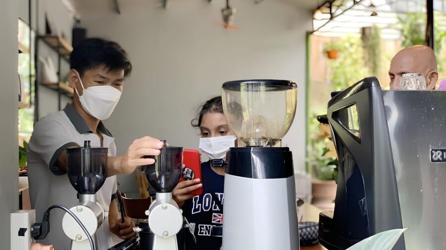 Exploring Vietnamese Coffee Culture, Coffee Making in Hoi An - The workshop vibe: tastings, cookies, and a calm pace