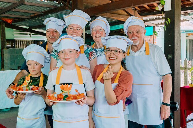 Farming & Cooking Class in Hoi An - Small Group Tour - Start at the market: picking ingredients like a cook