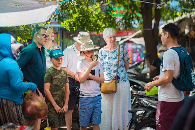 Farming & Cooking Class in Hoi An - Small Group Tour - Cycling through rice fields to Tra Que vegetable village