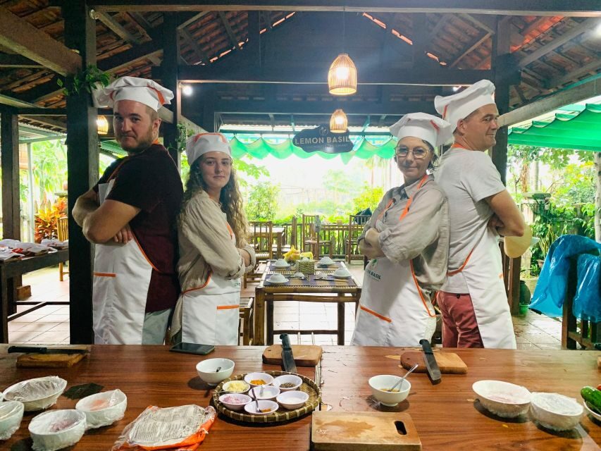 From Hoi An: Cooking Class at Organic Farm - Green Papaya Salad: balancing sour, sweet, salty, and heat