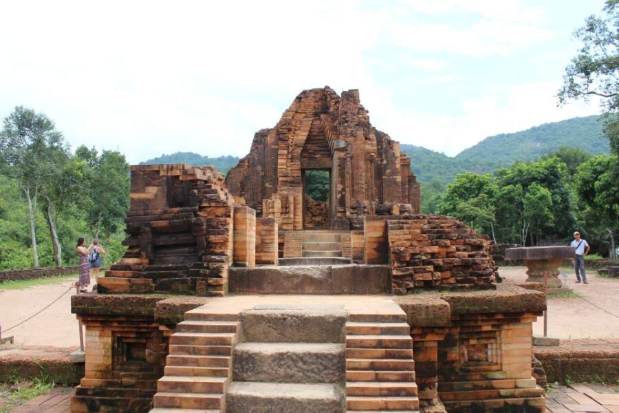From Hoi An: Day Tour of My Son Temples and Marble Mountain - Nhựt Mạnh stone carving studio: culture with a sales edge