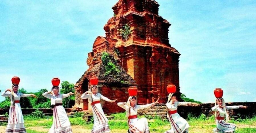 From Hoi An: Discover My Son Sanctuary & Sunset River Cruise - From minivan to the wharf: switching to a slow, scenic ride