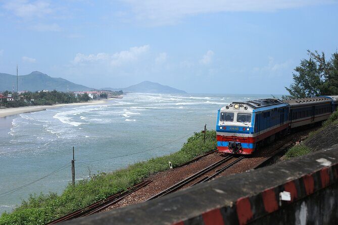 Hai Van Pass Adventure - Private Car Tour From Hoi An & Da Nang - Lap An Lagoon: learning how people work the water