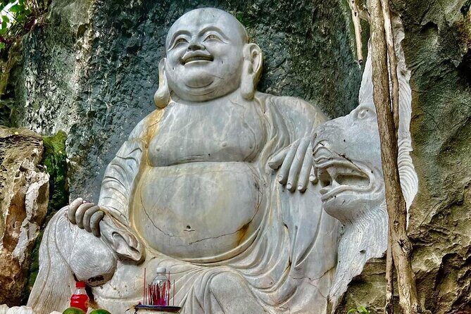 Hai Van Pass Tour by Motorbike from Da Nang-Hoi An-Hue - Stop 3: My Khe Beach for a Quick Break and a Big-Name Coast