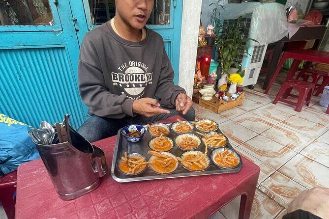 Half-day Private Street Food Tour in Hoi An - Stop 3 on Trần Cao Vân: Bánh Mì, Crisp Crust, and Beer