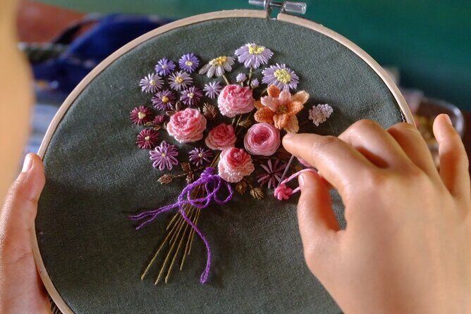 Hand Embroidery Workshop in Hoi An for Beginers - Customizing your bag or cloth: bags, handkerchiefs, and more