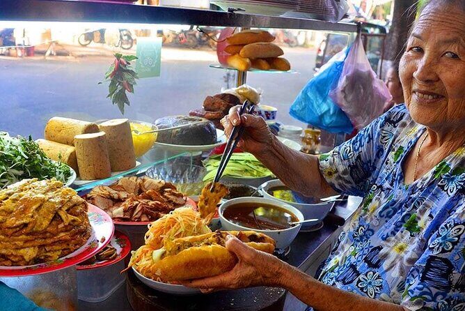 Hoi An Ancient Town - Night Market Street Food Tours By Night - Shopping without getting lost: what you can do in the market strip