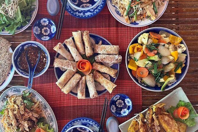 Hoi An Ancient Town Walking Street Food Tours with Night Market - Hoi An Night Market: guided tasting beats random wandering