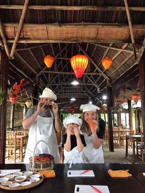 Hoi An: Authentic Cooking class in organic Herb Village - Inside Water Wheel: Four Courses, Cooked and Eaten in Sequence