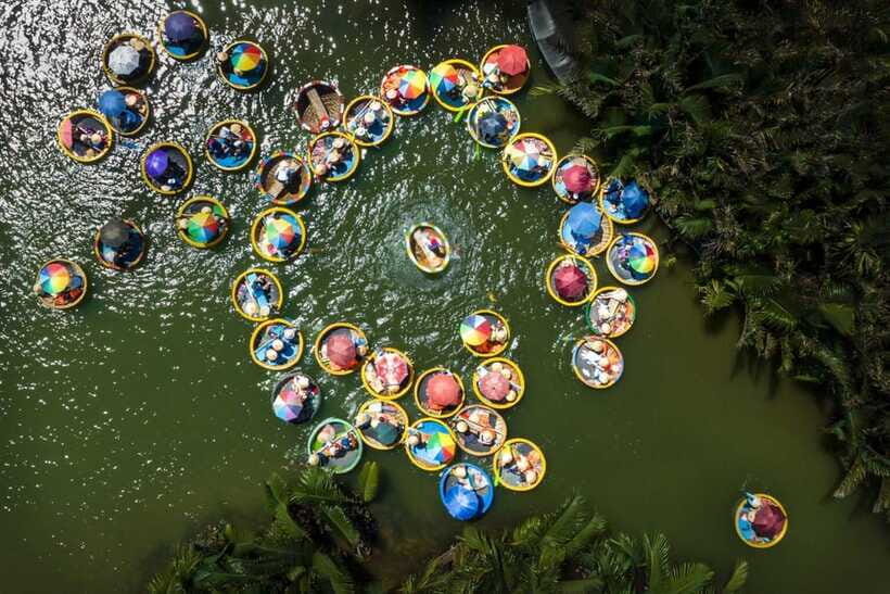Hoi An: Basket Boat and fishing Crabs Tour - The bamboo basket boat ride through the coconut forest