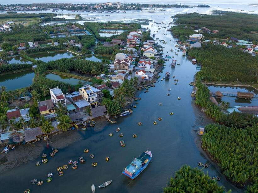 Hoi An: Basket Boat and fishing Crabs Tour - Water Coconut crab fishing with fishing poles