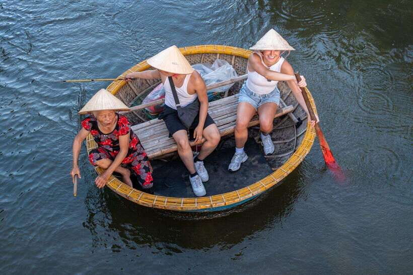 Hoi An: Basket Boat and fishing Crabs Tour - Checking in at Hao Coconut Basket Boat Tour area