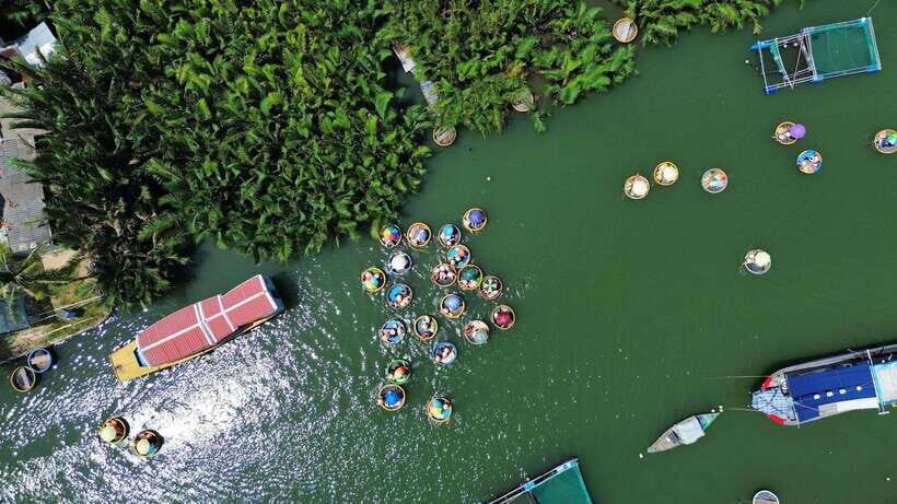 Hoi An: Basket Boat Ride by The Basket Boat Café - Finding the correct start point when the lane gets confusing