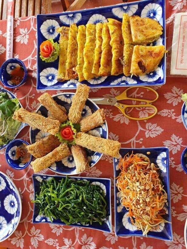 Hoi An: Basket Boat Ride, Cooking Class by Hangcoconut - The cooking class at Hangcoconut: a real chef-led lesson