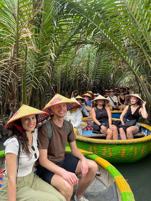 Hoi An: Basket Boat Ride in the BẢY MẪU Coconut Forest - Photo stops in the coconut forest: how to get the best shots