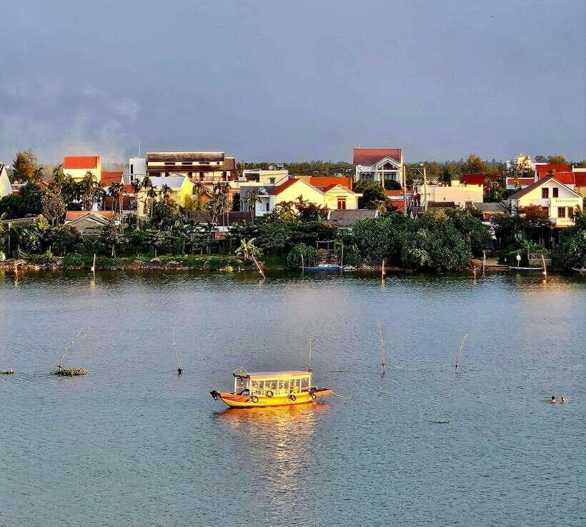 Hoi An: Basket Boat Tour by River Boat and Lantern Release - Basket boat through Bay Mau: what the ride is really like