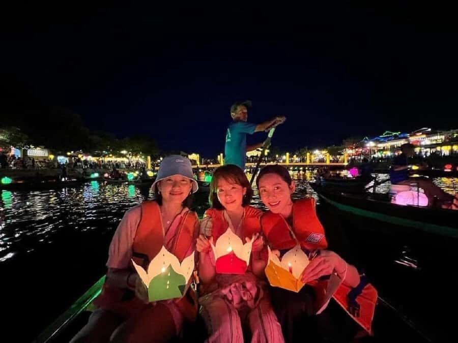 Hoi An: Boat Ride on Hoai River & Release the Flower Lantern - A Thu Bon night cruise that turns on fast