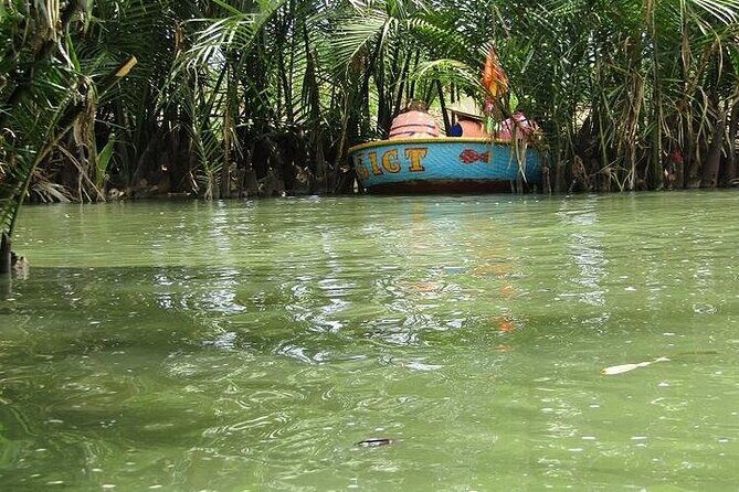 Hoi An Ceramic/Pottery/Lantern Making Class Cafe & Basket Boat - A 4-Hour Craft-Plus-River Mix in Hoi An
