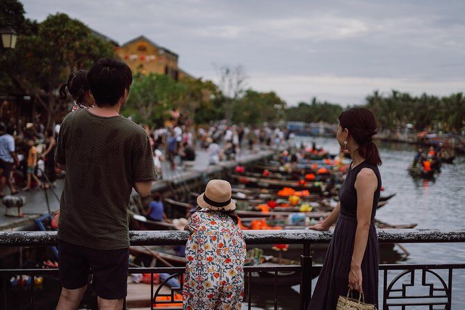Hoi An City By Night And Release Paper Latern On Hoài river - Lantern Workshop: Make the Souvenir, Not Just Watch It