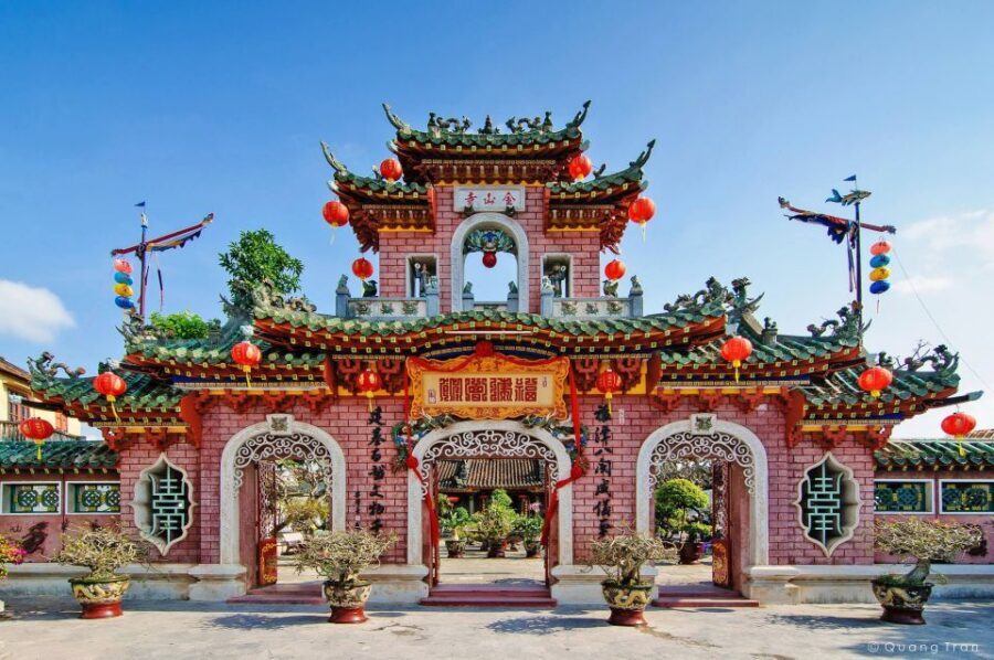 Hoi An: City Tour, Banh my and Coffee - Center market, banh mi time, and how to pick a great bite