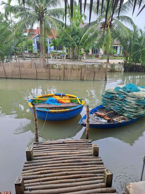 Hoi An City tour -Basket boat ride in the Coconut forest - Crab fishing and net casting: the activity that makes it stick