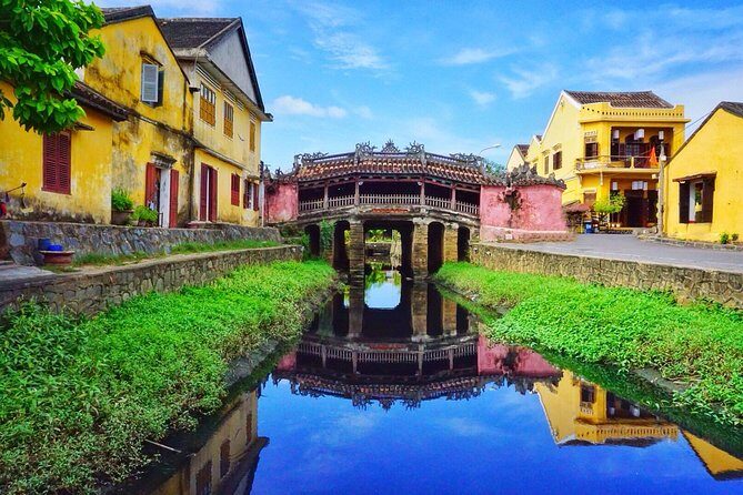 Hoi An City Tour–Boat Ride–Release Flower Lantern on river - First stop: Hoi An market, then straight into the Old Town mood