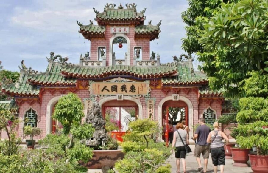 Hoi An City Tour - Boat Ride & Release Lantern: HoiAn/DaNang - Ancient Town walking: market chaos, assembly-hall symbolism, and old houses