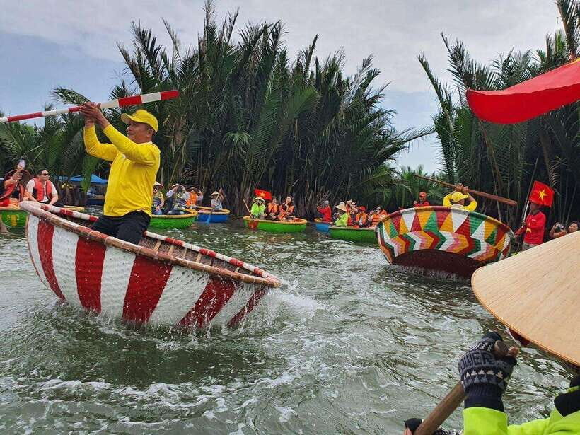 Hoi An: Coconut Basket Boat Ride by Hangcoconut - The River Performance Stage: Basket Boat Artisans and Karaoke