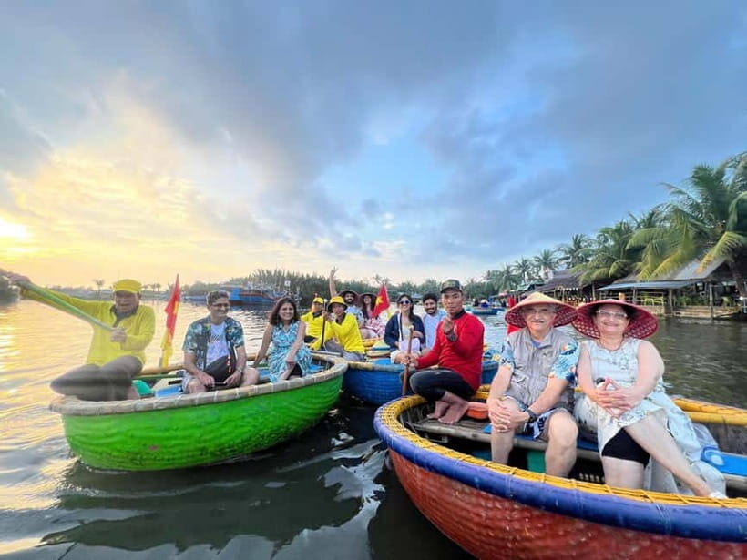 Hoi An: Coconut Basket Boat Ride & Hoi An Memories Live Show - Coconut-leaf souvenirs and the local basket boat special performance