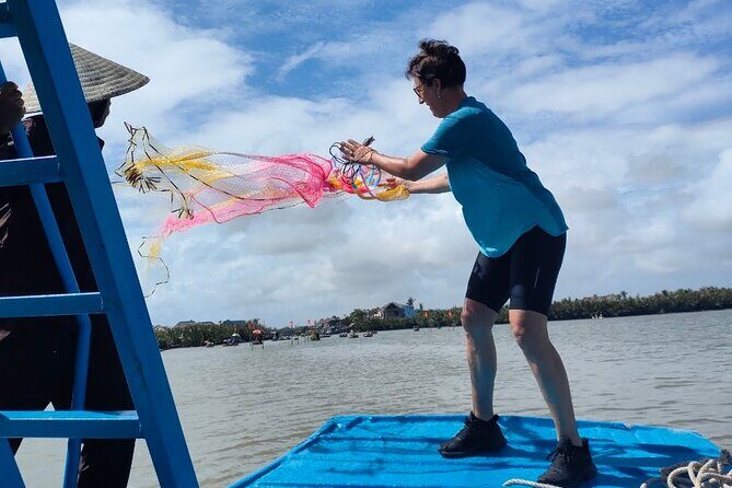 Hoi An: Coconut Basket Boat Ride in the Coconut Forest - Crab fishing on the river: interactive, fun, and surprisingly neat
