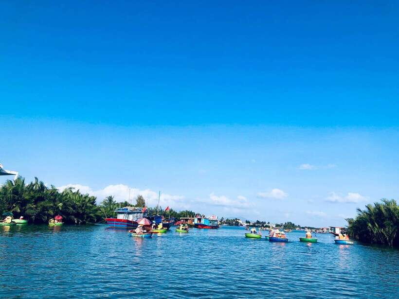 Hoi An: Coconut Basket Boat Rides with Two-way Transfers - Catching Crabs and Mussels: The Hands-On Payoff